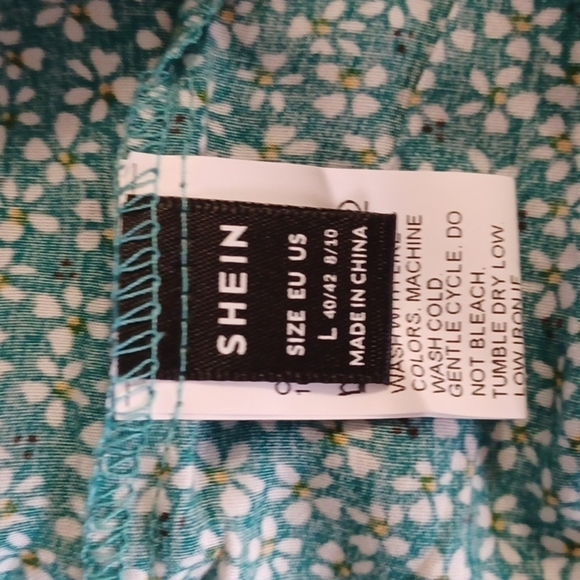 SHEIN TOP WITH EMPYRE WAIST - Picture 7 of 8